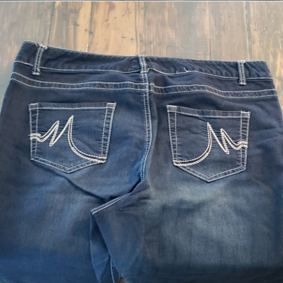 Maurices jeans - Picture 3 of 5